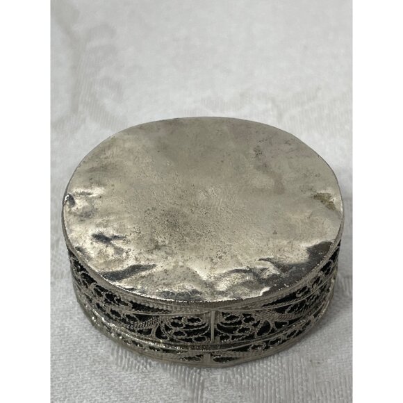 Vintage Filigree Trinket Box Red Velvet Lining Ornate Oval Design Jewelry Holder - Picture 12 of 13